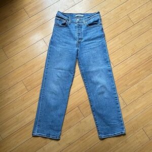Great Condition Levi Ribcage Straight Ankle Jeans Size 27